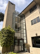 910 Major Sherman Ln, Monterey, CA à louer Photo de l’immeuble– Image 2 sur 3