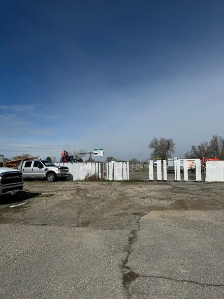 608 S Main St, Layton, UT à vendre - Photo principale – Image 2 sur 13