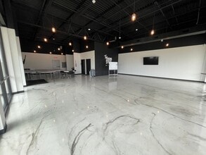 3220 Kirby Dr, Pearland, TX à vendre Photo intérieure– Image 1 sur 1