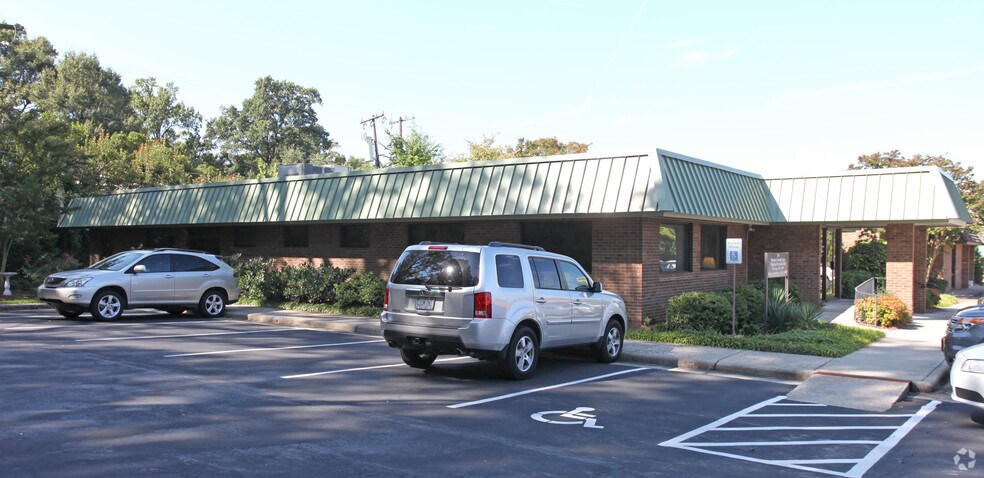 311 W Wendover Ave, Greensboro, NC à vendre - Photo de l’immeuble – Image 2 sur 19