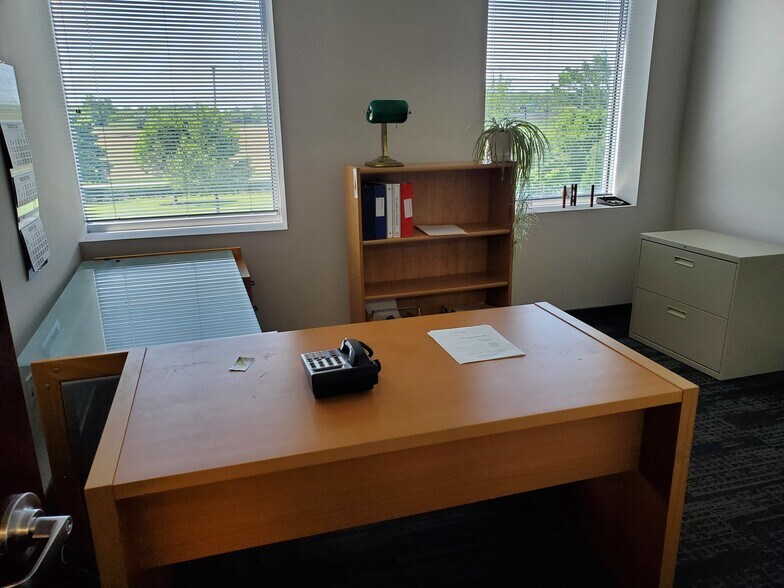 200 Okerson Rd A, Freehold, NJ à louer - Photo intérieure – Image 3 sur 3
