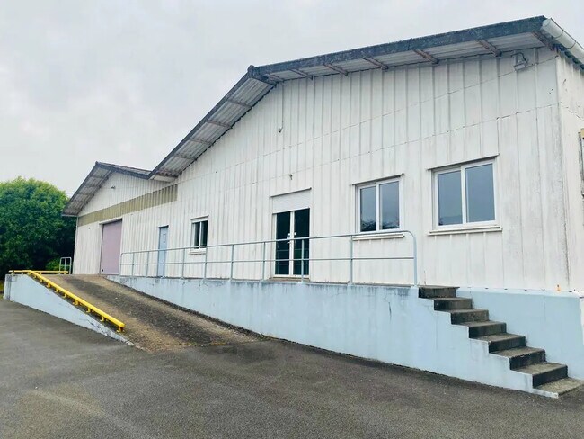 Plus de détails pour Bureau, Local d'activités à louer