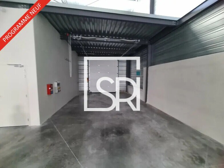 Industriel/Logistique dans Cournon-d'Auvergne à louer - Photo de l’immeuble – Image 3 sur 8