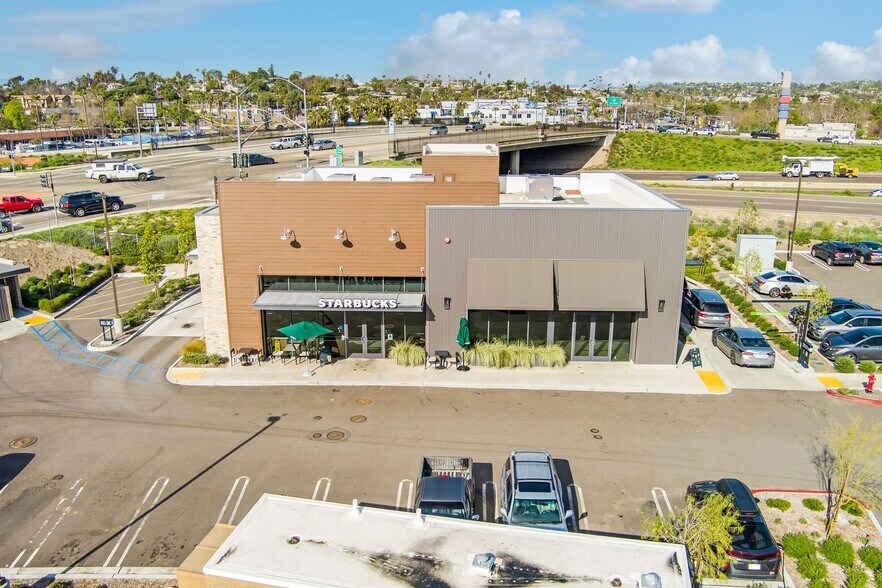 465 Hacienda Dr, Vista, CA à vendre - Photo de l’immeuble – Image 1 sur 1