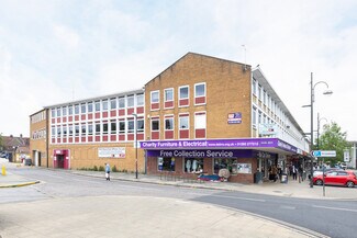 Plus de détails pour 50-52 The Broadway, Crawley - Bureau à louer
