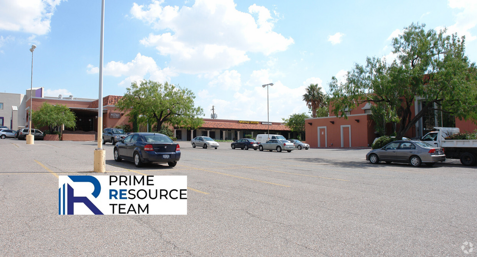 5411 N Mesa St, El Paso, TX à louer - Photo de l’immeuble – Image 1 sur 3