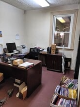 64 Hilton Ave, Hempstead, NY à louer Photo intérieure– Image 2 sur 2