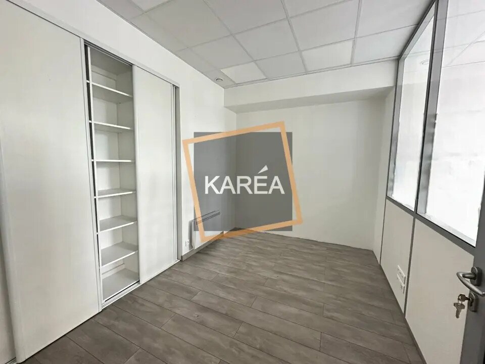 Local commercial dans Chessy à louer Photo intérieure– Image 1 sur 6