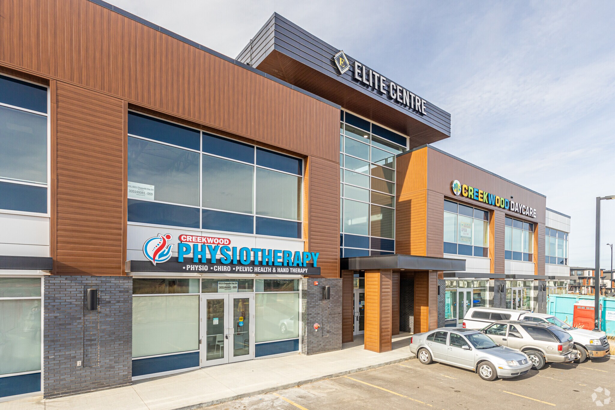 8305 Chappelle Way SW, Edmonton, AB à louer Photo de l’immeuble– Image 1 sur 8