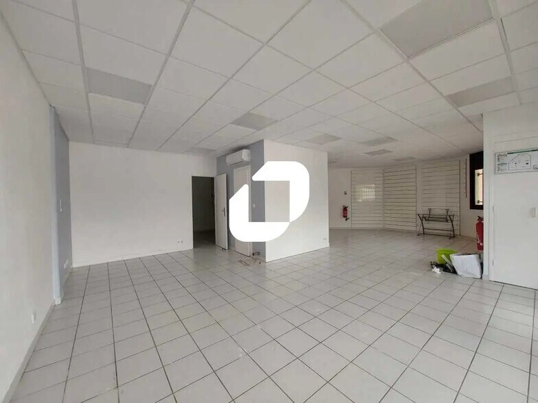 Bureau dans Clapiers à louer - Photo de l’immeuble – Image 2 sur 7