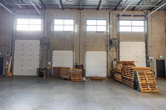 8601 Glenlyon Pky, Burnaby, BC à louer Photo intérieure– Image 2 sur 4