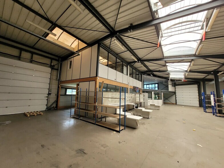 Industriel/Logistique dans Saint-Genis-Laval à louer - Photo intérieure – Image 3 sur 3