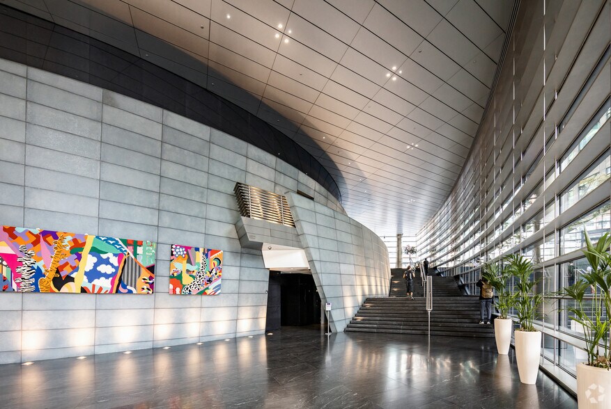 10 Exchange Sq, Londres à louer - Hall d’entrée – Image 3 sur 4