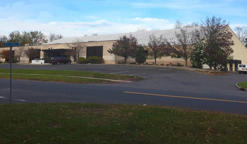 460 Milltown Rd, Bridgewater, NJ à vendre - Photo de l’immeuble – Image 1 sur 4