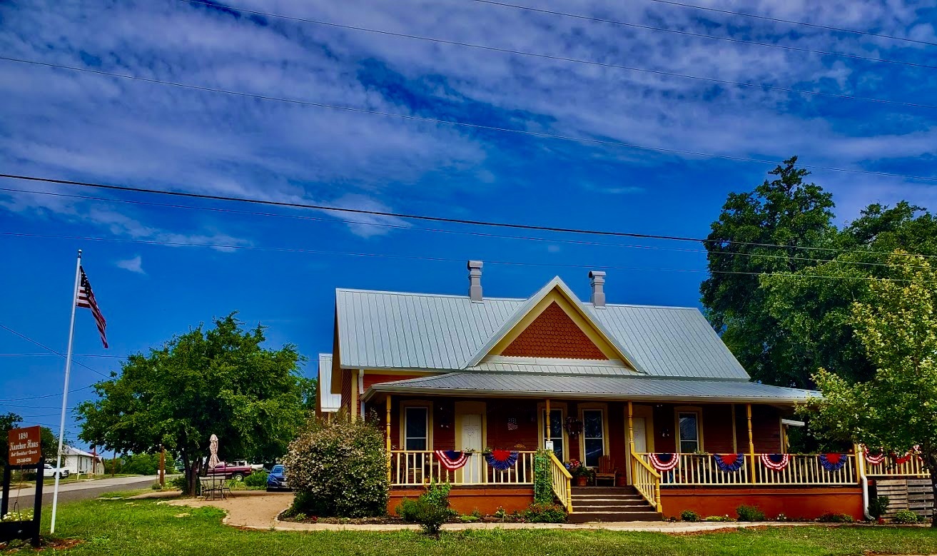 1307 Wright St, Llano, TX à vendre Photo de l’immeuble– Image 1 sur 75