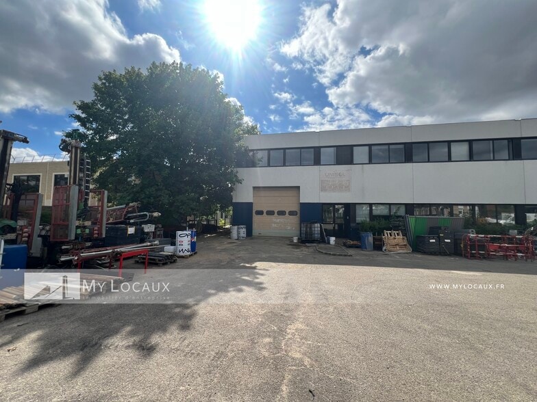 Industriel/Logistique dans Buc à vendre - Photo de l’immeuble – Image 2 sur 11