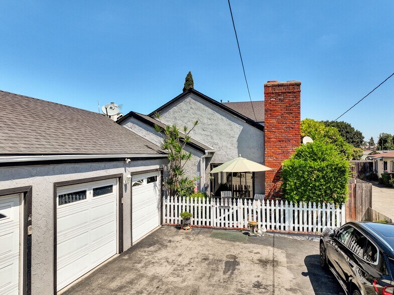 416 Hamilton St, Costa Mesa, CA à vendre - Photo de l’immeuble – Image 3 sur 16