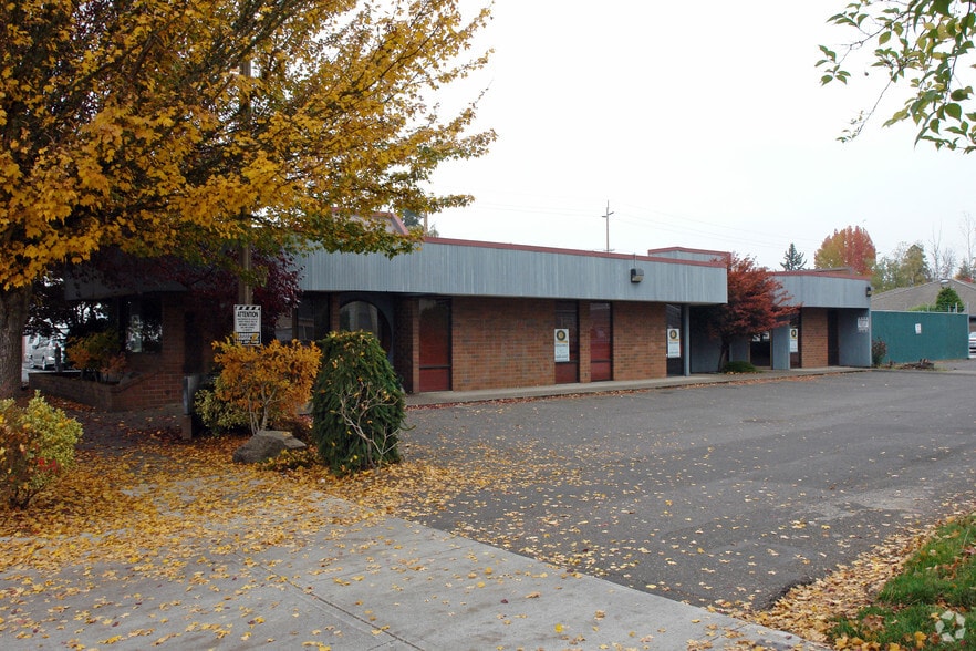 334 SE 5th Ave, Hillsboro, OR à louer - Photo principale – Image 1 sur 6
