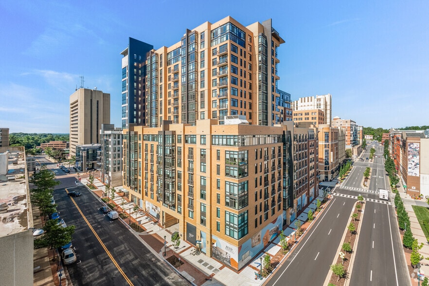 33 Monroe St, Rockville, MD à louer - Photo de l’immeuble – Image 3 sur 4