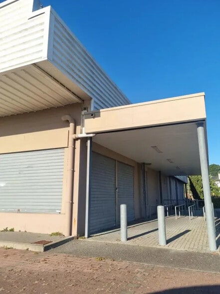 Local d’activités dans Saint-Étienne-de-Montluc à louer - Photo de l’immeuble – Image 1 sur 6