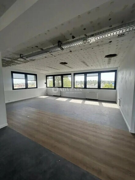 Bureau dans Le Mans à louer - Photo de l’immeuble – Image 3 sur 4