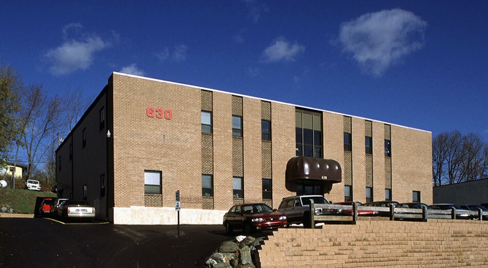 630 Parkway Dr S, Broomall, PA à louer - Photo de l’immeuble – Image 2 sur 7