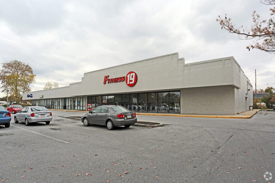 831 Providence Rd, Secane, PA à louer - Photo de l’immeuble – Image 3 sur 4