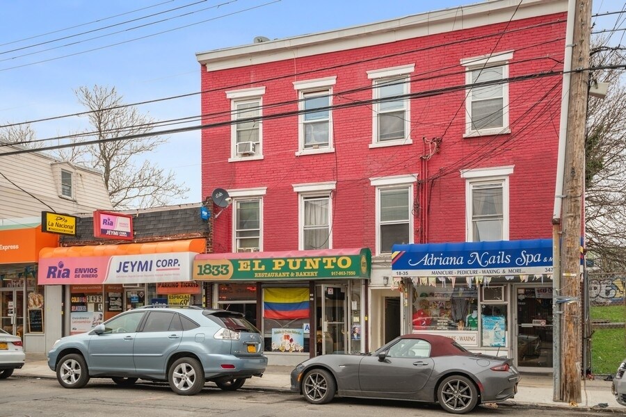 1831 College Point Blvd, College Point, NY à vendre Photo principale– Image 1 sur 12