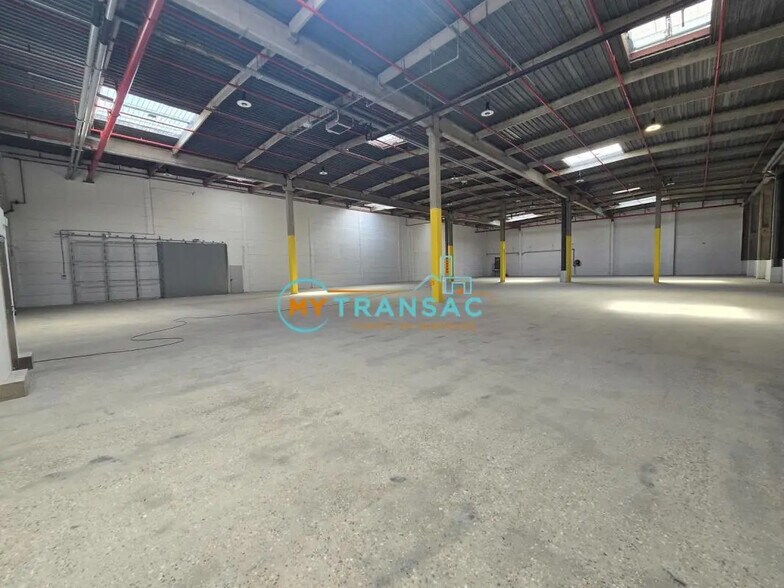 Industriel/Logistique dans Rosny-sous-Bois à louer - Photo de l’immeuble – Image 3 sur 9