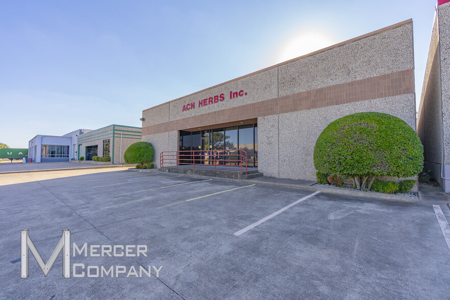 2205 Executive Dr, Garland, TX à vendre - Photo de l’immeuble – Image 3 sur 4