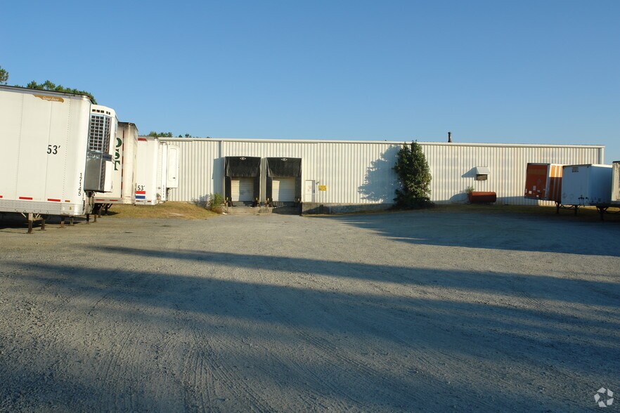 204 Warehouse Dr, Matthews, NC à vendre - Photo de l’immeuble – Image 2 sur 2