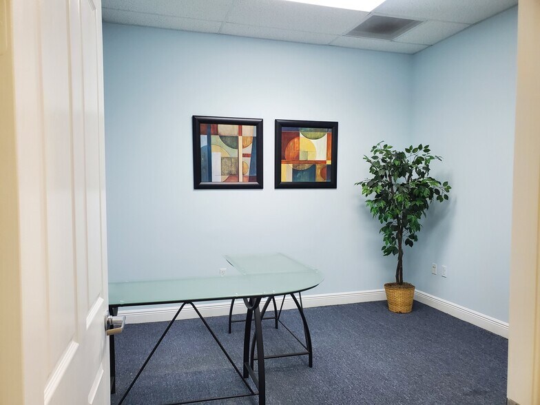 601 N Congress Ave, Delray Beach, FL à louer - Photo de l’immeuble – Image 1 sur 1
