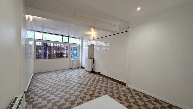 Local commercial dans Avallon à louer Photo de l’immeuble– Image 1 sur 8