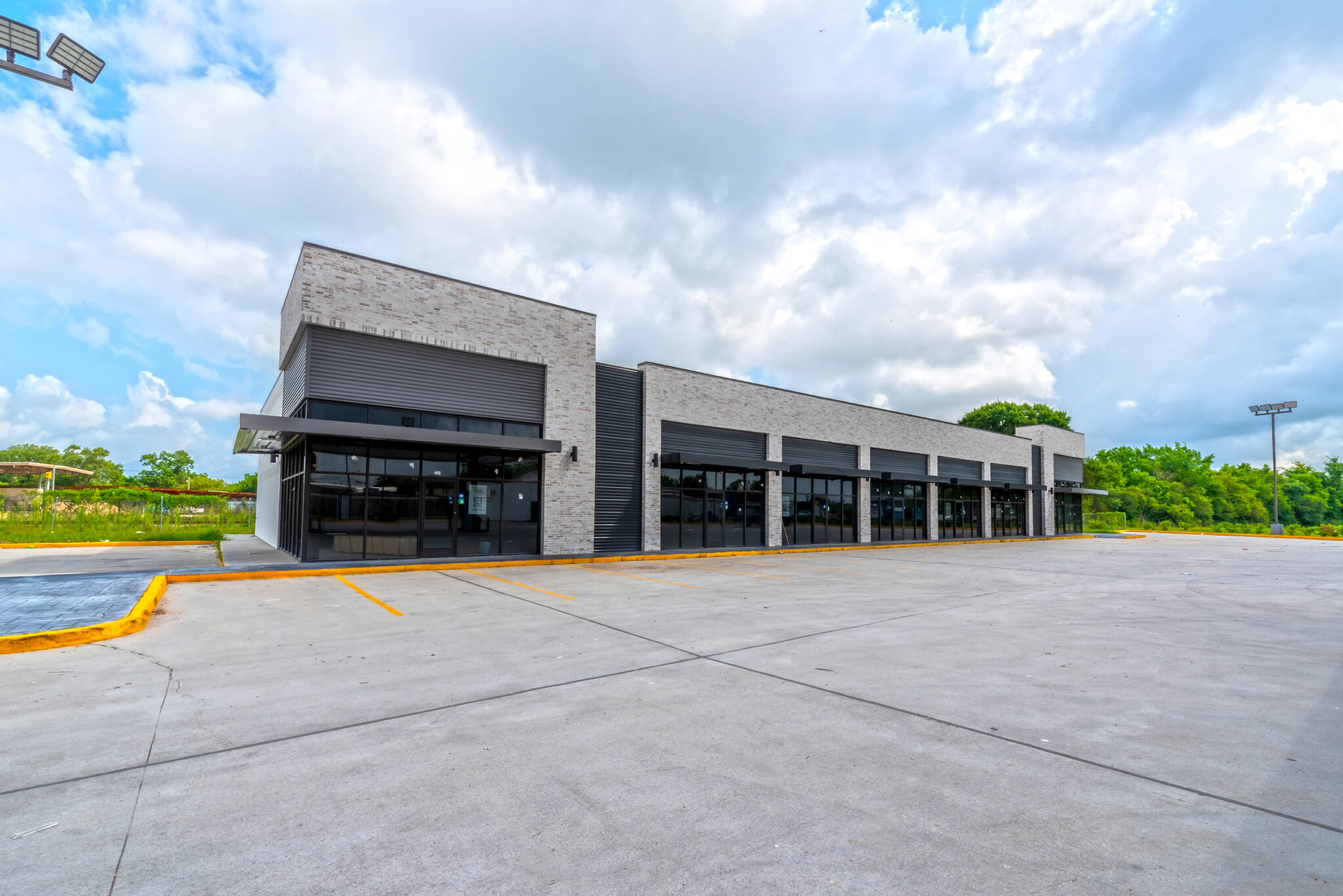 7241 Lawndale St, Houston, TX à louer Photo de l’immeuble– Image 1 sur 8
