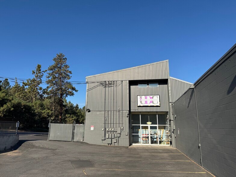 725-759 NE Greenwood Ave, Bend, OR à louer - Photo de l’immeuble – Image 2 sur 9