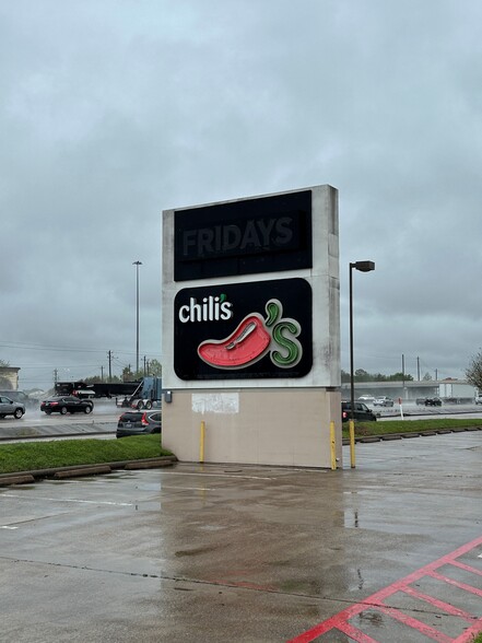 12895 Gulf Fwy, Houston, TX à louer - Photo de l’immeuble – Image 2 sur 2