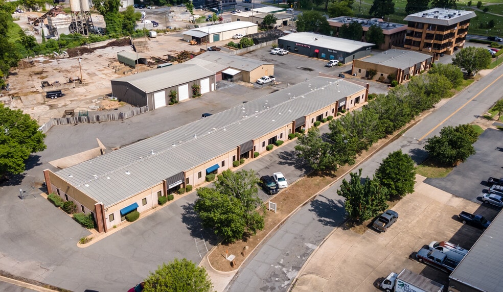 1300 Westpark Dr, Little Rock, AR à louer - Photo principale – Image 1 sur 5