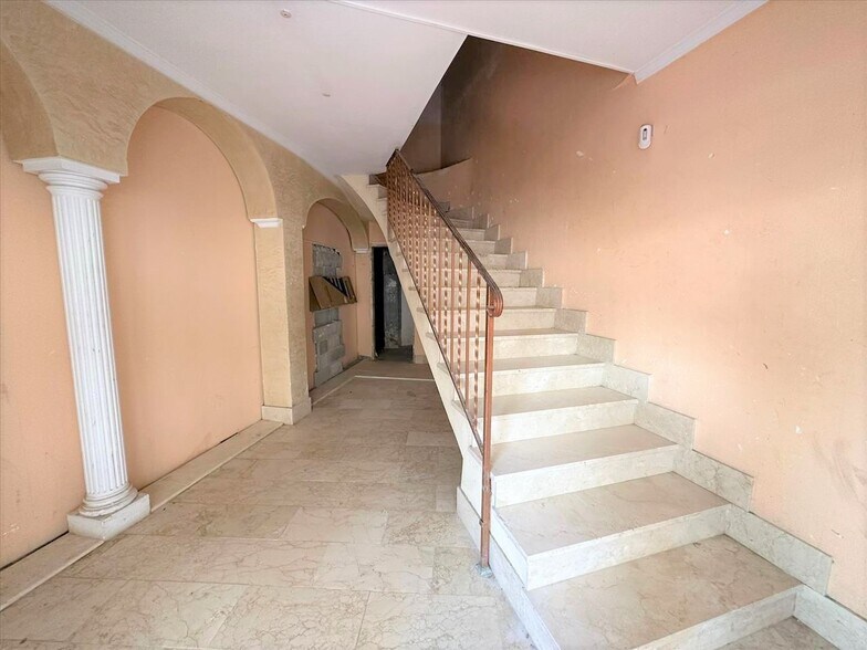 View Photo