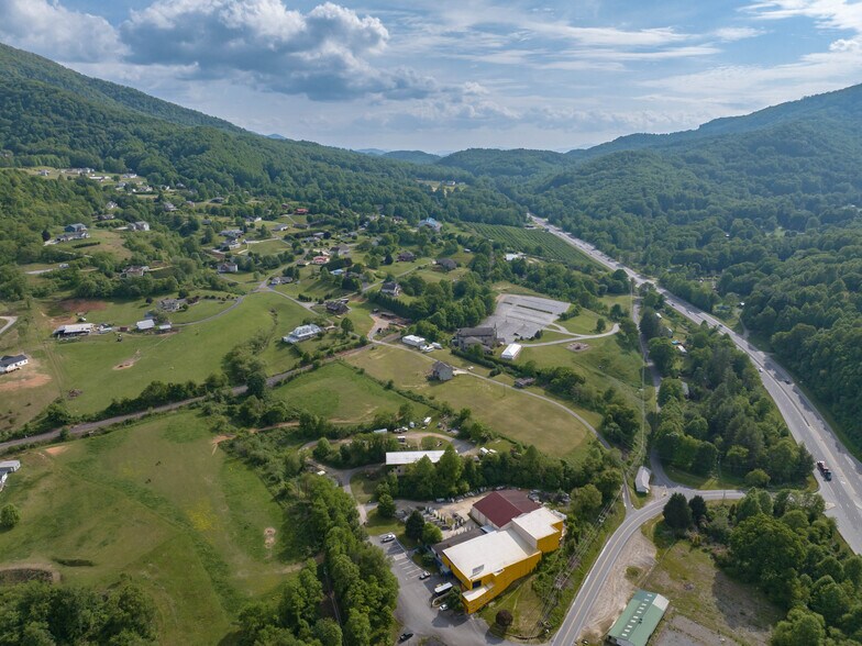 94 Providence Pl, Waynesville, NC à vendre - Photo de l’immeuble – Image 3 sur 36