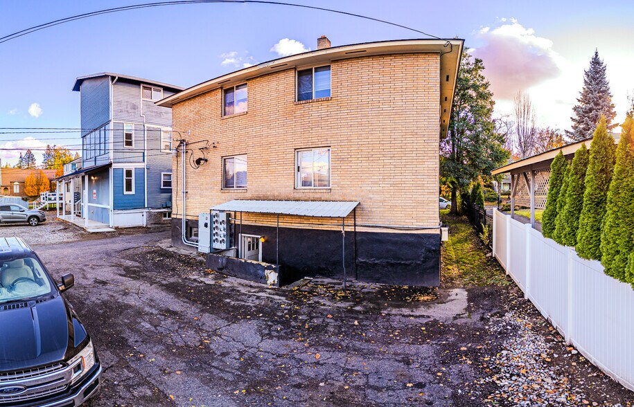 Spokane Multifamily Portfolio portefeuille de 2 biens à vendre sur LoopNet.fr - Photo de l’immeuble – Image 2 sur 9