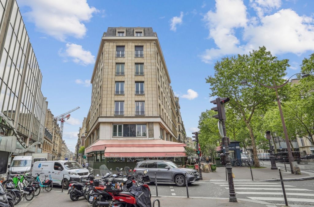 82 Avenue Marceau, Paris à louer Photo de l’immeuble– Image 1 sur 10