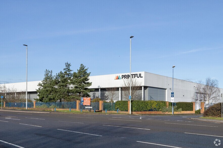 Headway Rd, Wolverhampton à louer - Photo principale – Image 1 sur 24