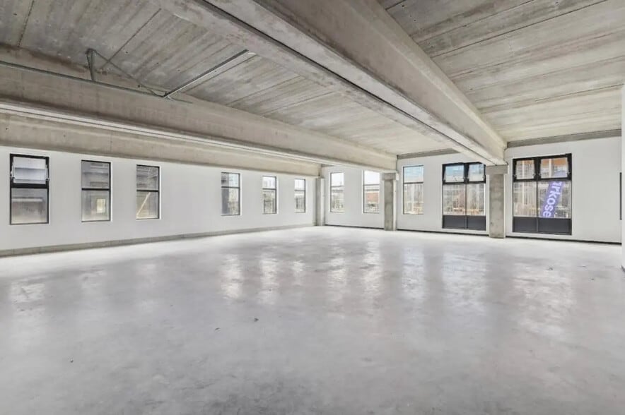 Local d’activités dans Nanterre à louer - Photo de l’immeuble – Image 1 sur 6