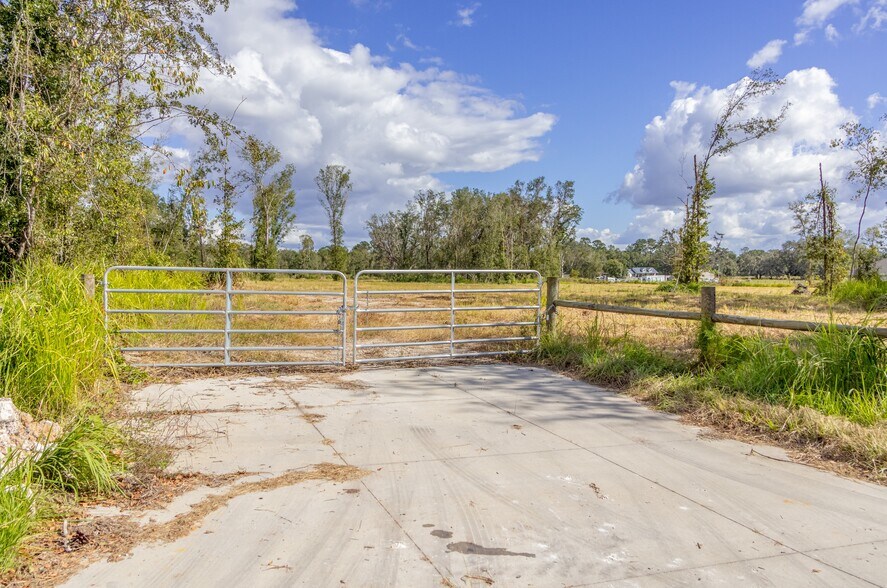 0 Saturn Road LOT 1, Brooksville, FL à vendre - Photo principale – Image 1 sur 23