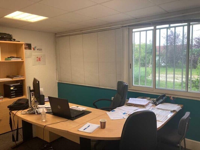 Bureau dans Eysines à louer - Photo intérieure – Image 1 sur 11
