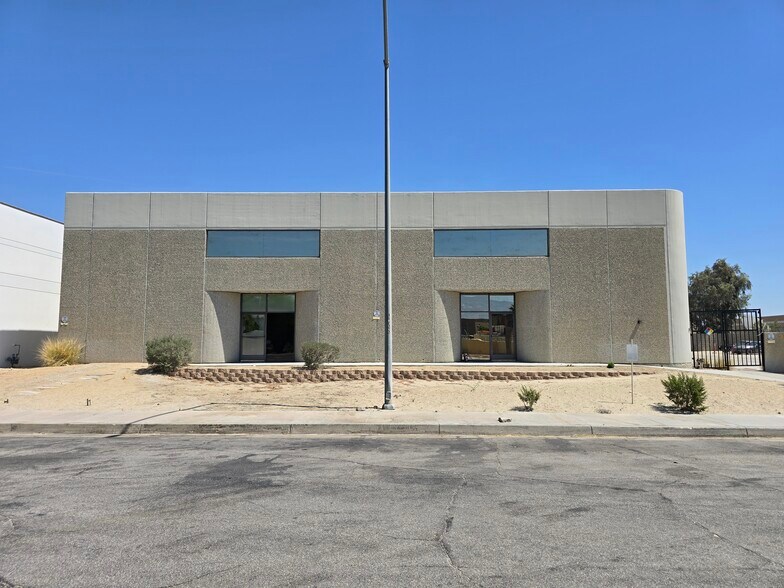 31248 Dunham Way, Thousand Palms, CA à vendre - Photo de l’immeuble – Image 2 sur 30
