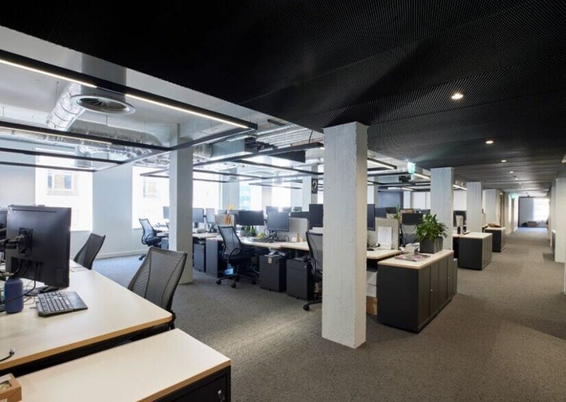 98 Theobalds Rd, Londres à louer - Photo de l’immeuble – Image 3 sur 4