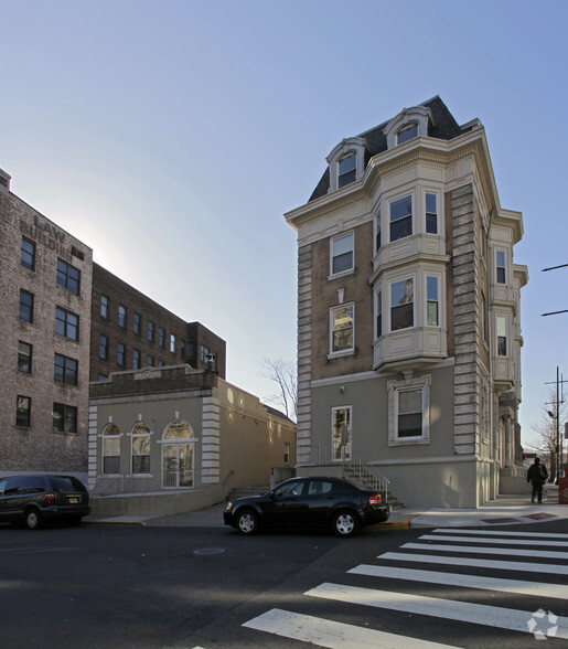 56-60 Hamilton St, Paterson, NJ à louer - Photo de l’immeuble – Image 2 sur 3