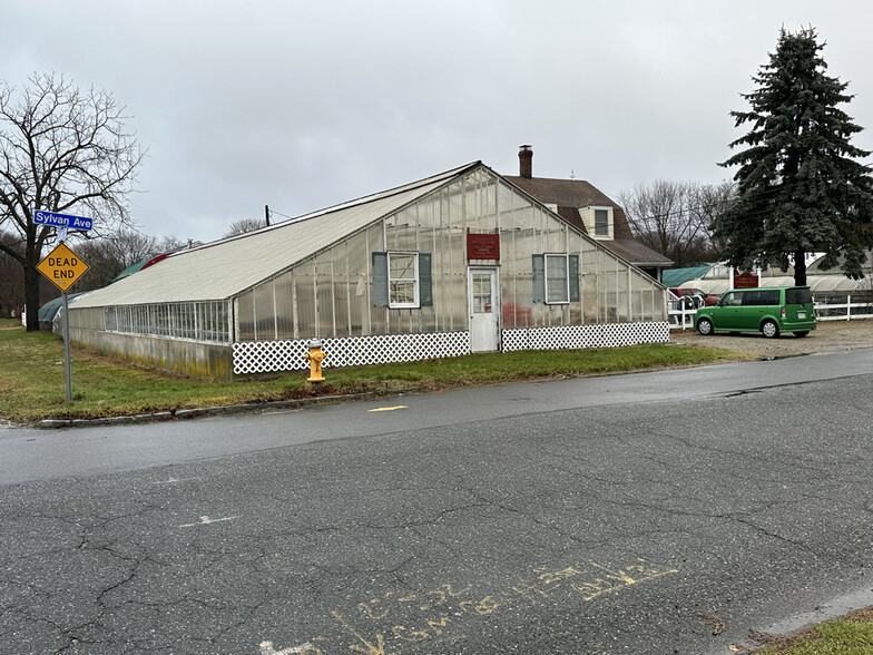 482 Sylvan Ave, Bayport, NY à vendre - Photo de l’immeuble – Image 1 sur 21