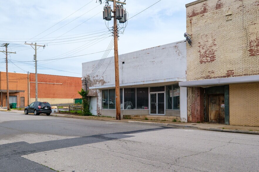 322 W Main St, Waynesboro, VA à vendre - Photo de l’immeuble – Image 3 sur 10